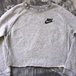 Cropped Nike Sweatshirt